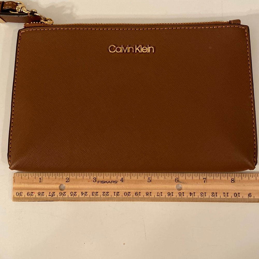EUC wristlet
